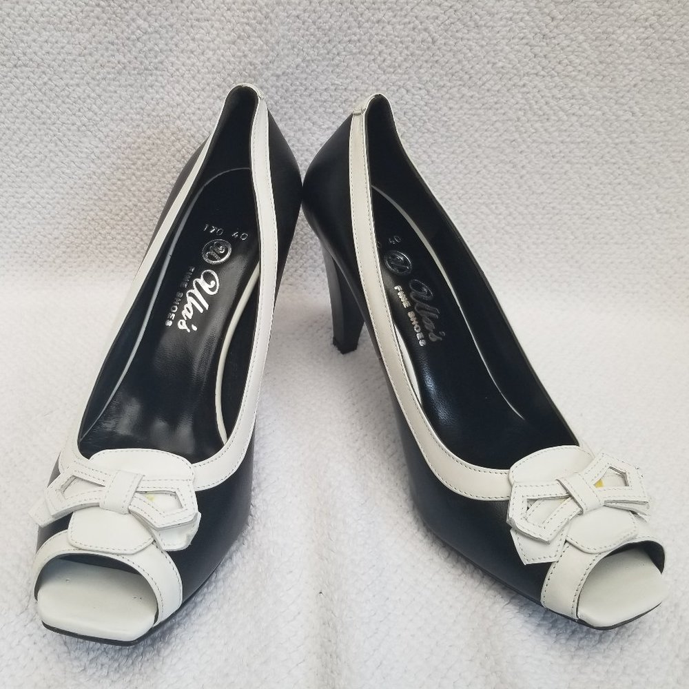 Black and white leather New Pumps with Design on toe.